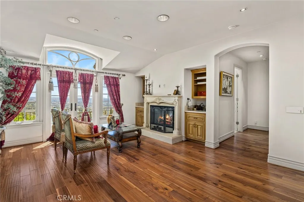 590 Gordon Highlands