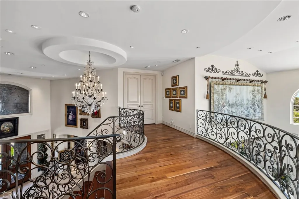 590 Gordon Highlands