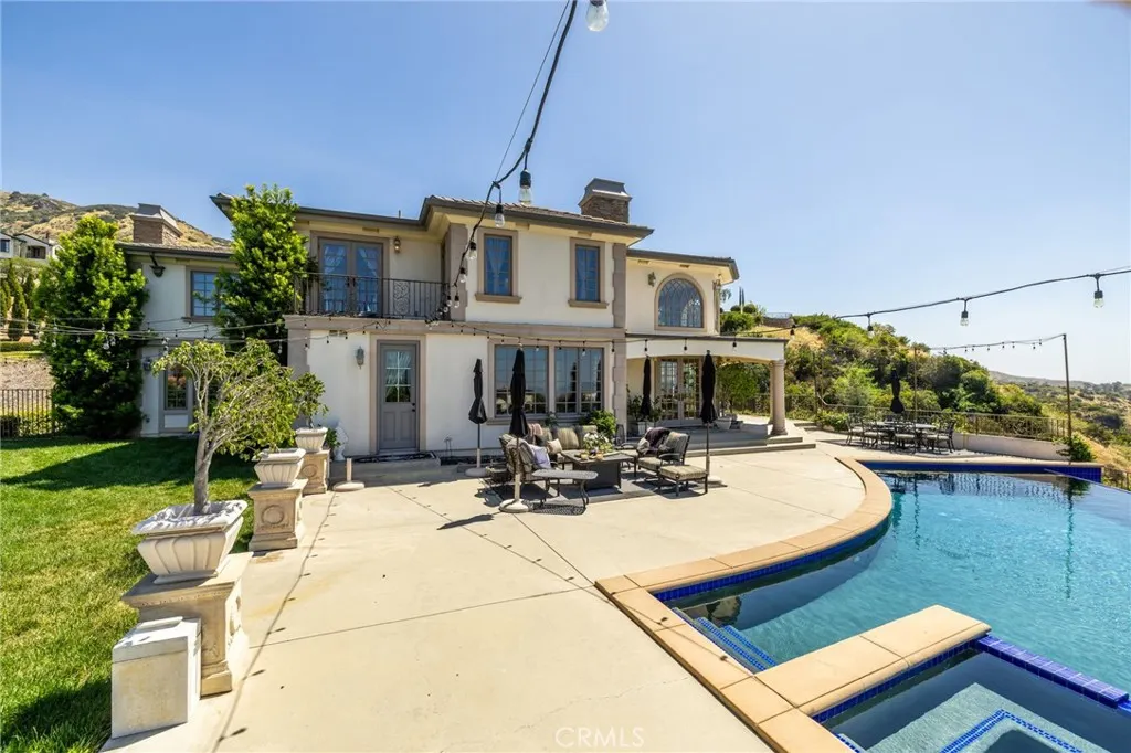 590 Gordon Highlands