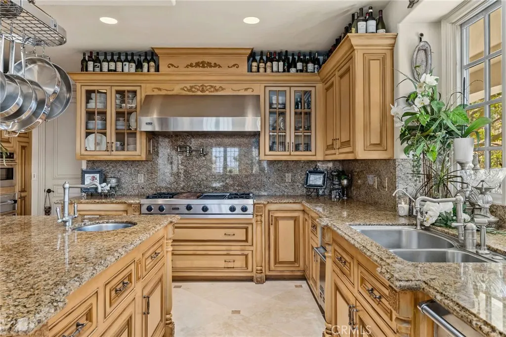 590 Gordon Highlands