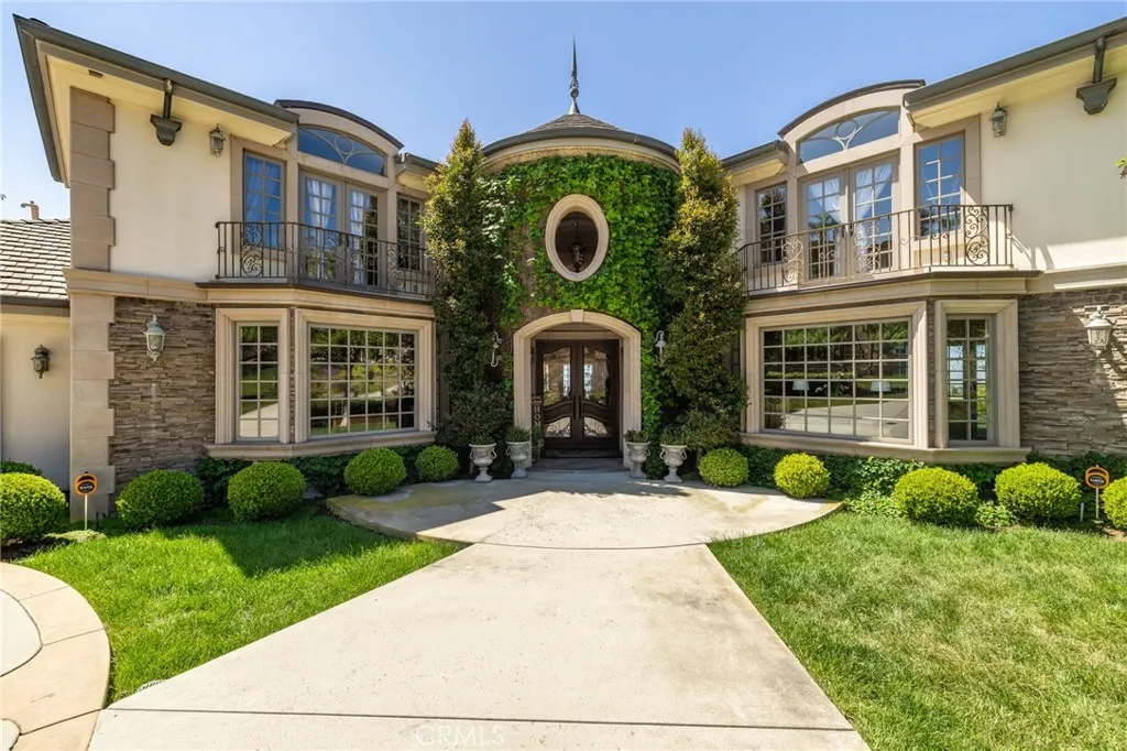 590 Gordon Highlands