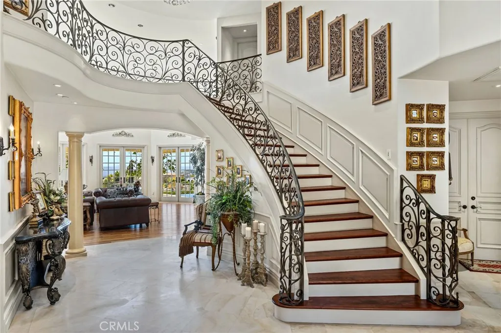 590 Gordon Highlands