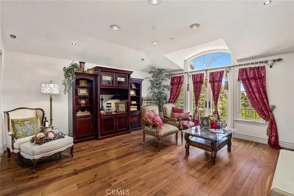 590 Gordon Highlands