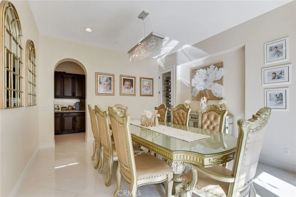1127 Las Colinas Way