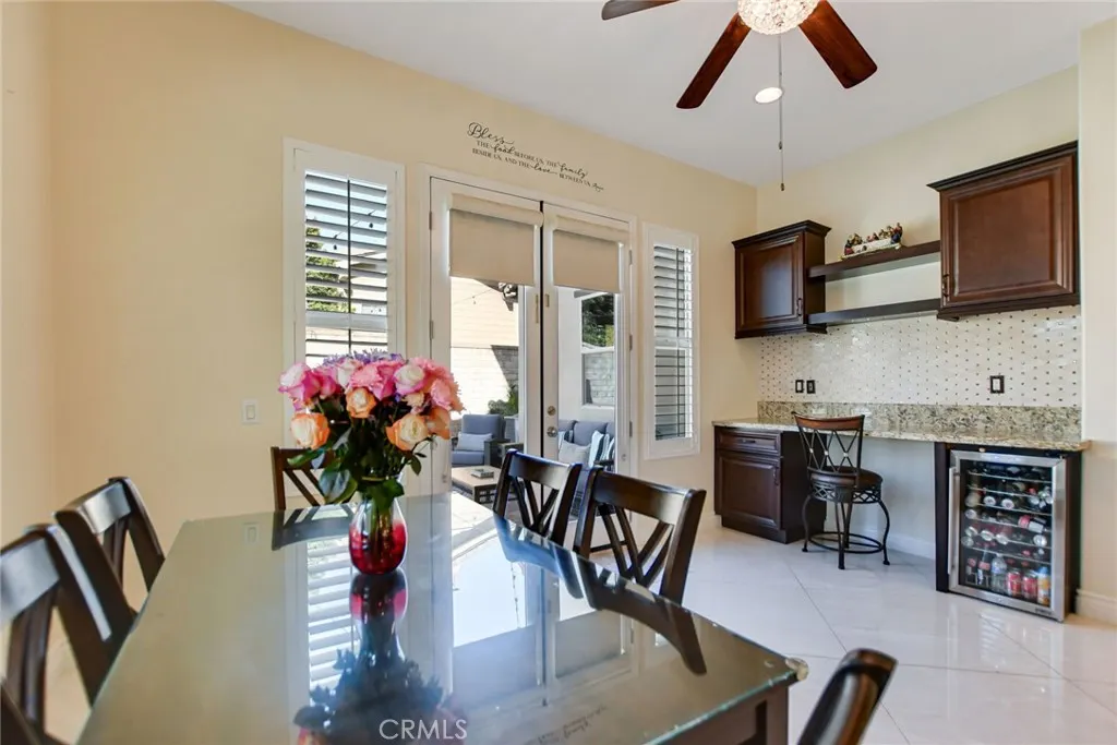 1127 Las Colinas Way