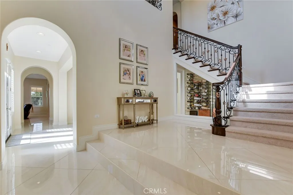1127 Las Colinas Way