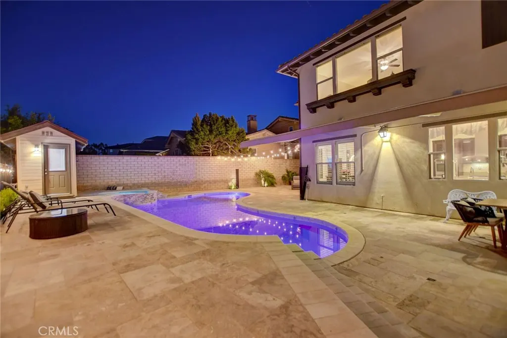 1127 Las Colinas Way