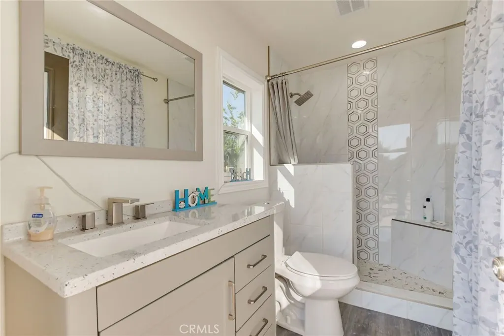 1127 Las Colinas Way