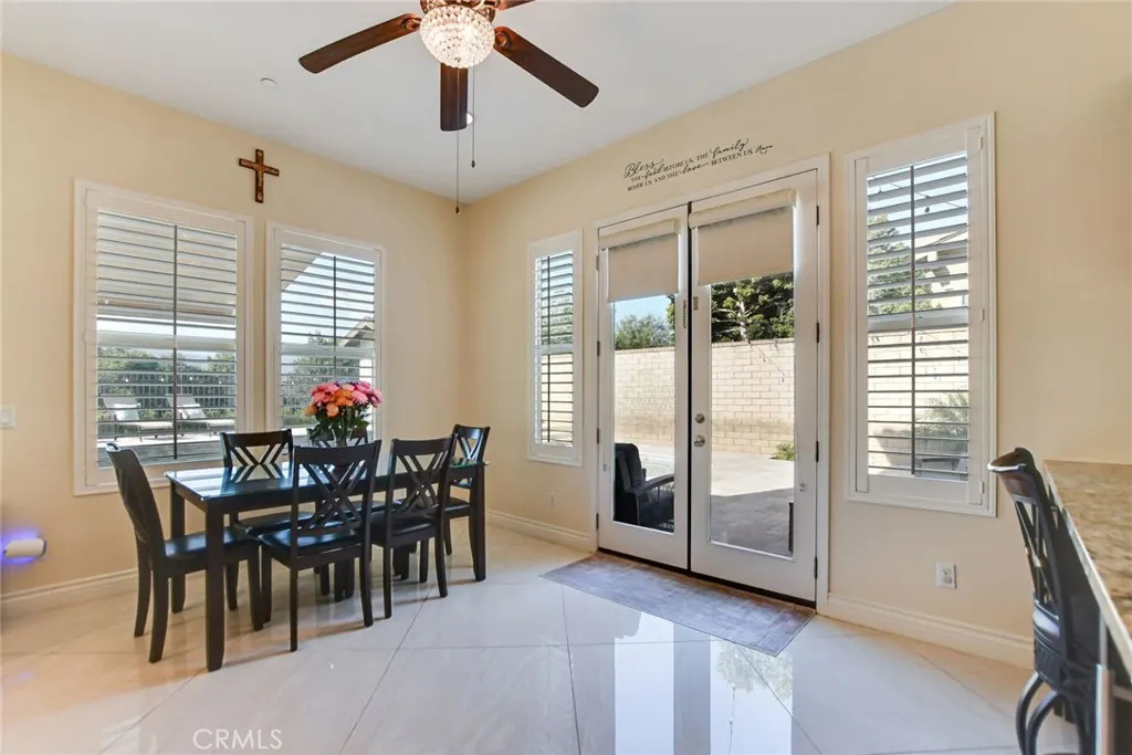 1127 Las Colinas Way