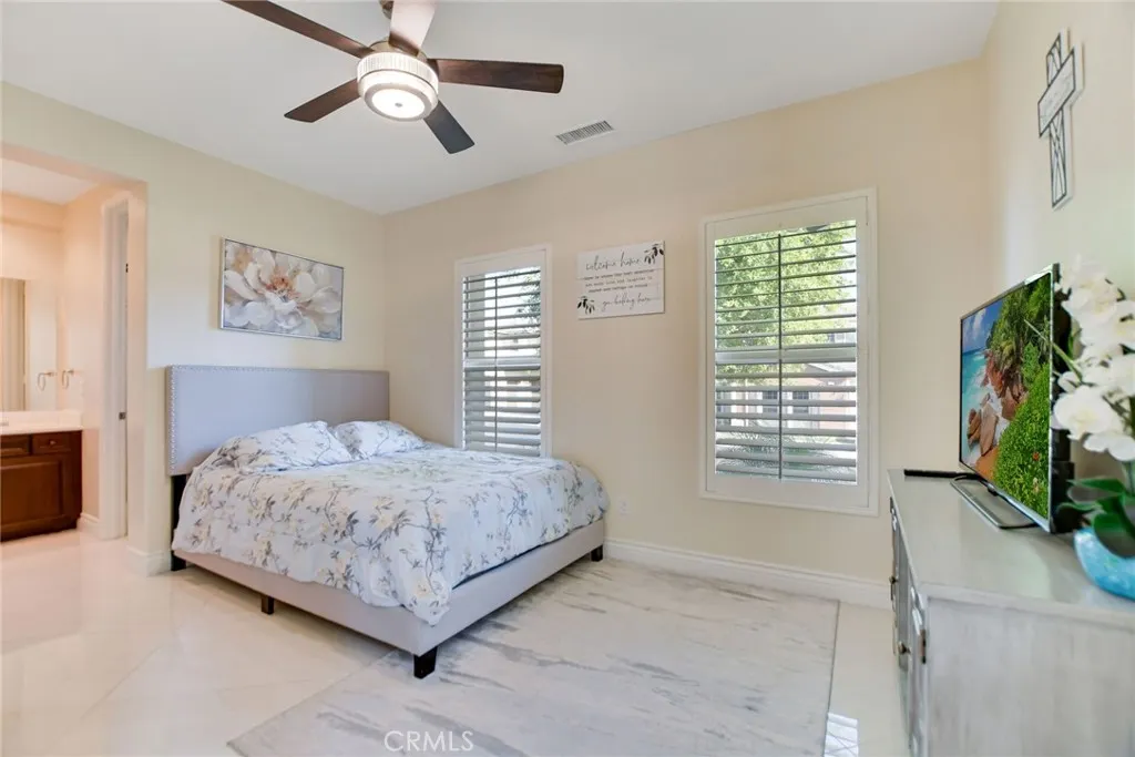 1127 Las Colinas Way