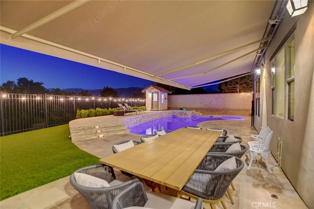 1127 Las Colinas Way