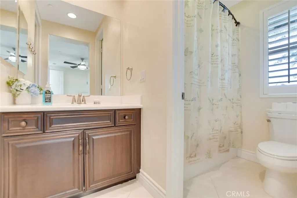 1127 Las Colinas Way