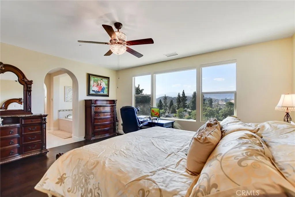 1127 Las Colinas Way