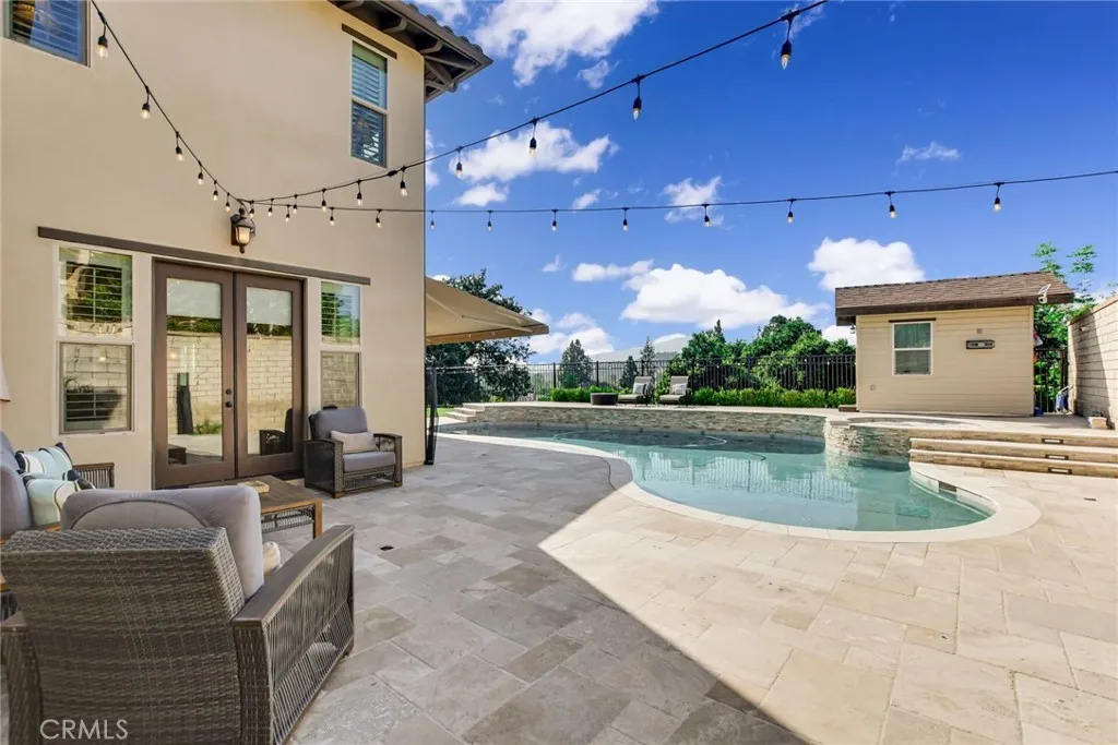 1127 Las Colinas Way