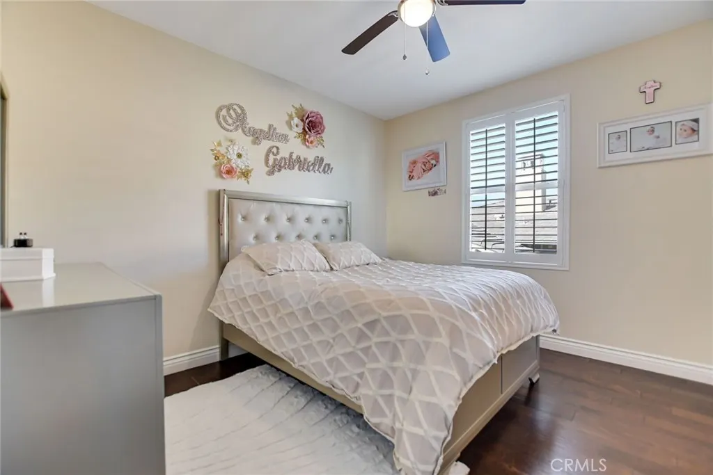 1127 Las Colinas Way