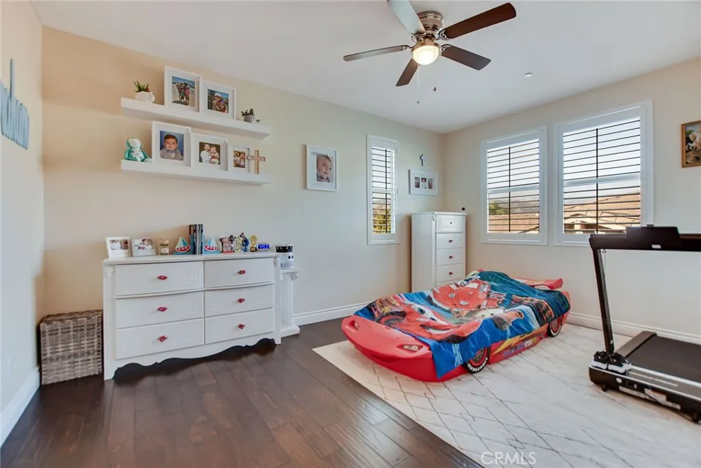 1127 Las Colinas Way