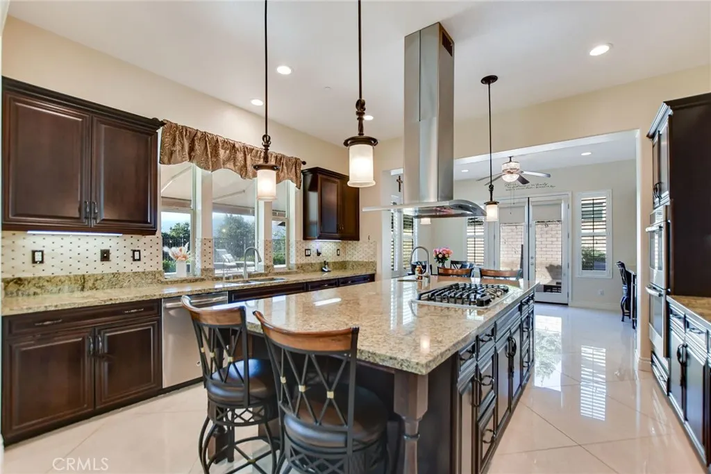 1127 Las Colinas Way