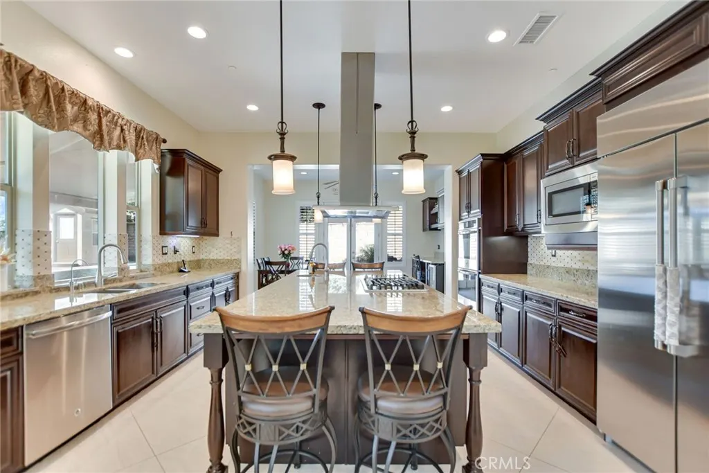 1127 Las Colinas Way