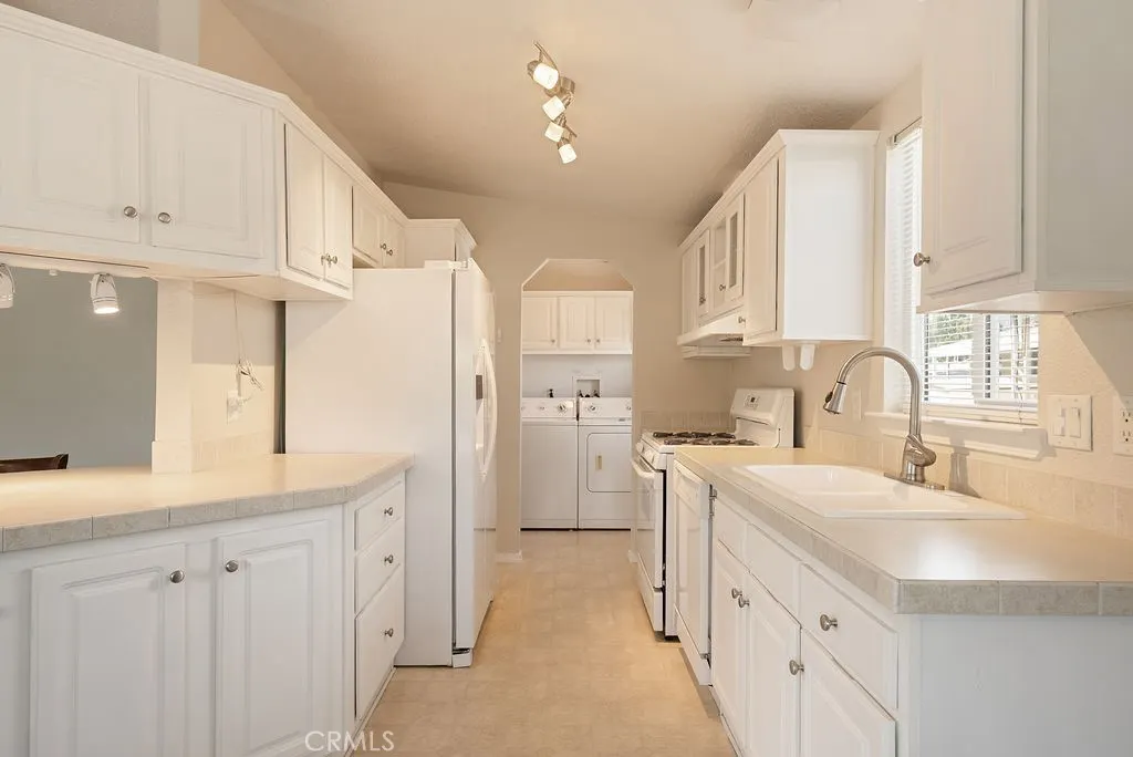 840 E Foothill #84