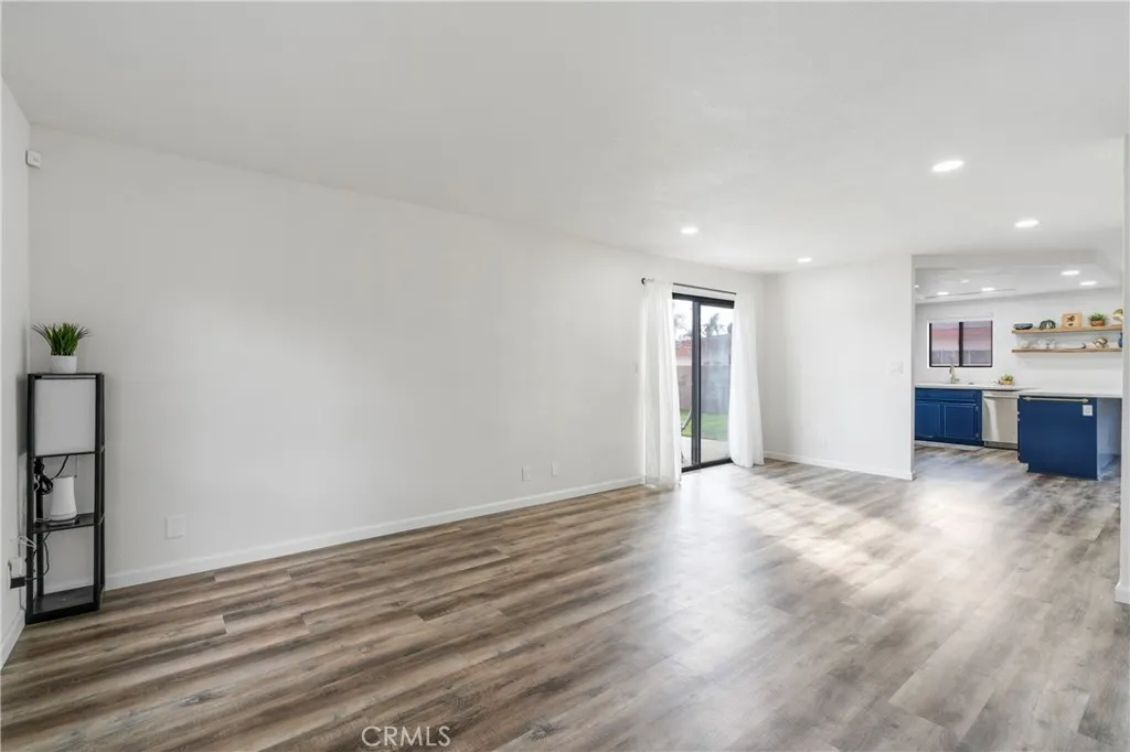 700 W 2nd Street