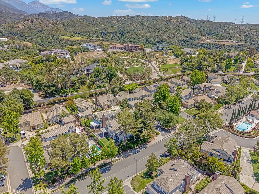 3246 Barn Owl Way