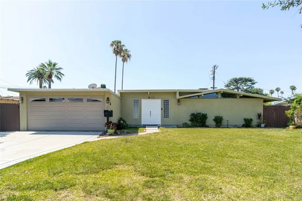 1434 E Holly Oak Drive