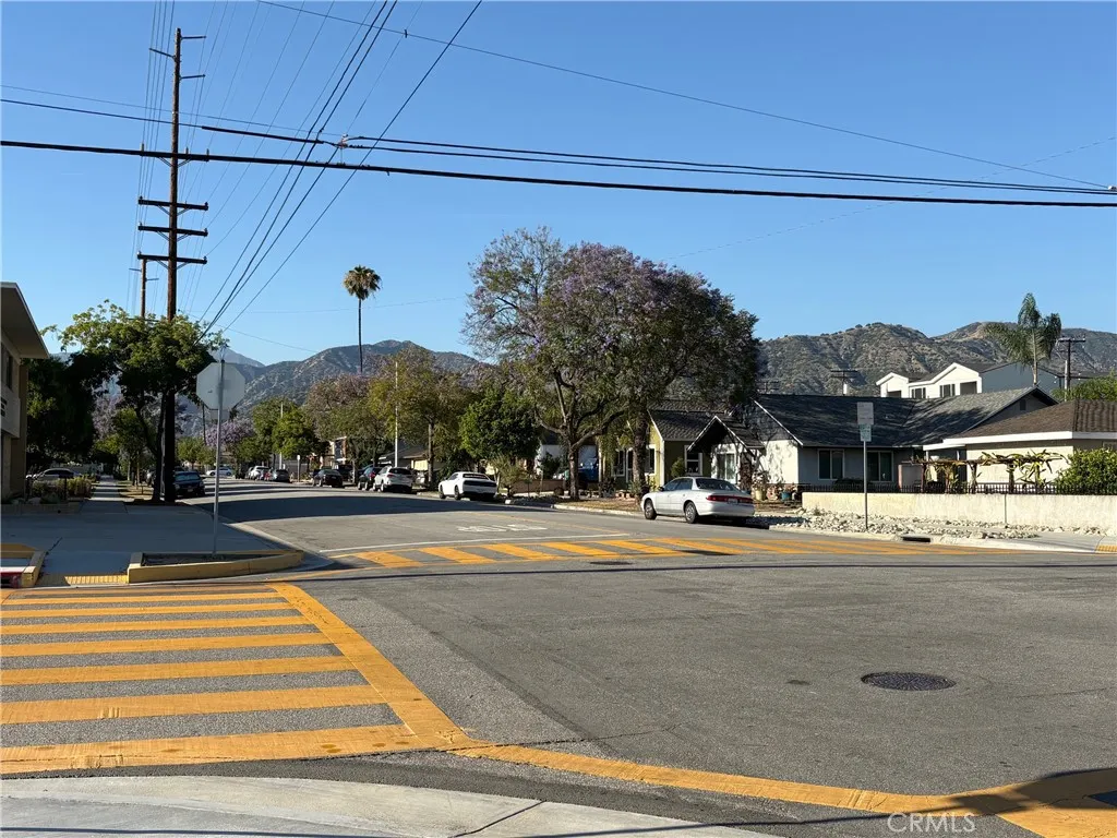 547 N Angeleno Avenue