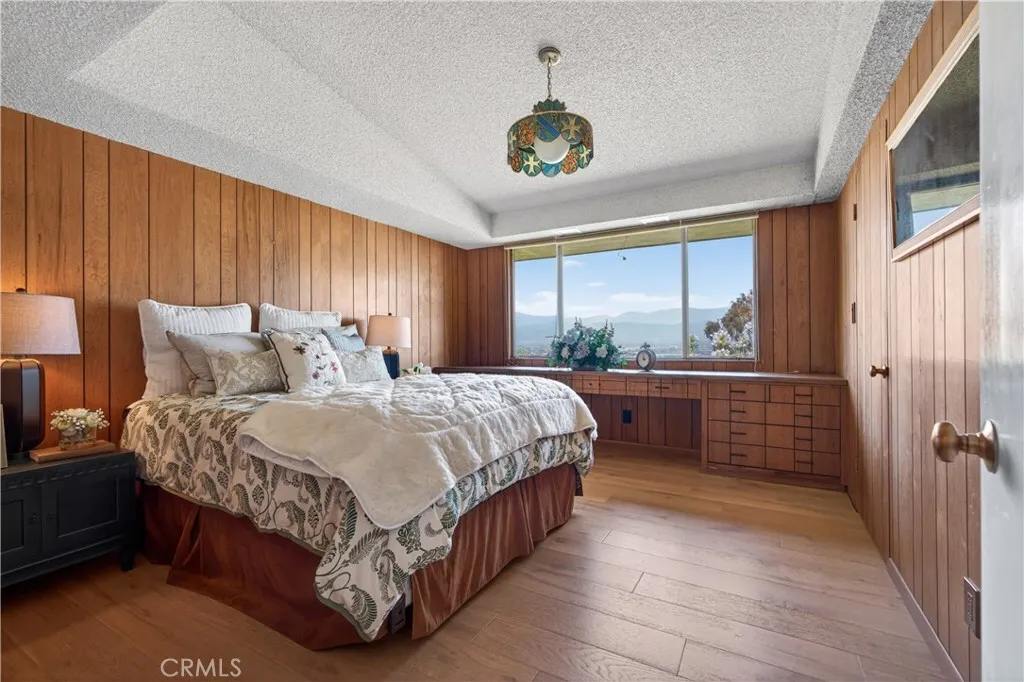 2904 Far View