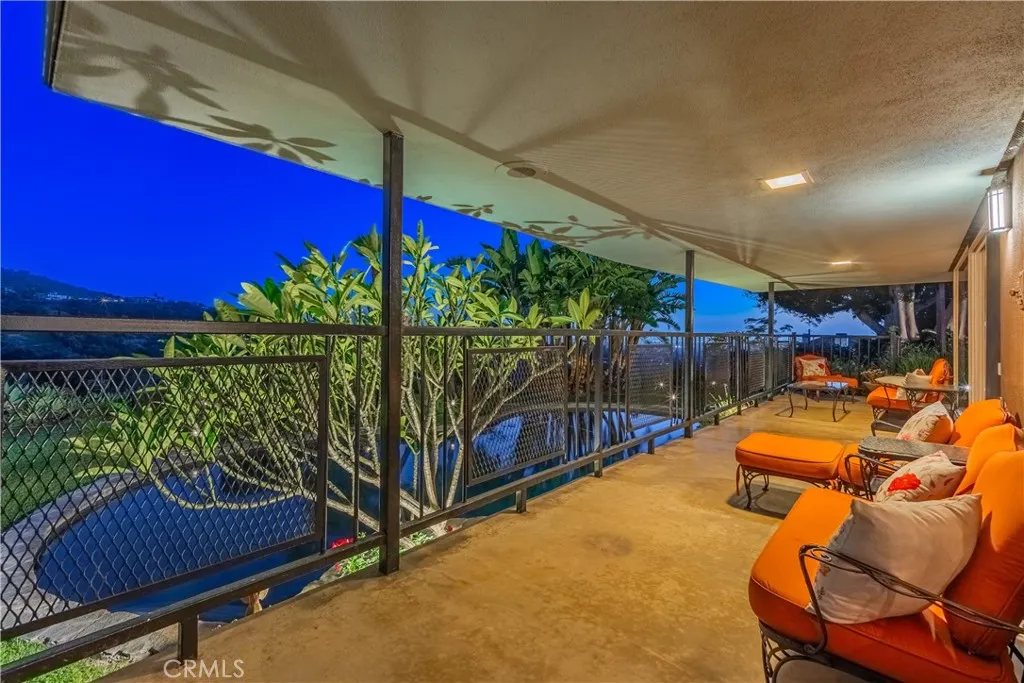 2904 Far View