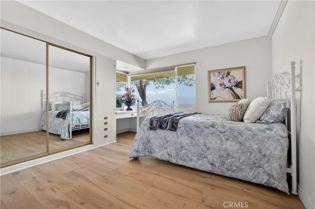 2904 Far View