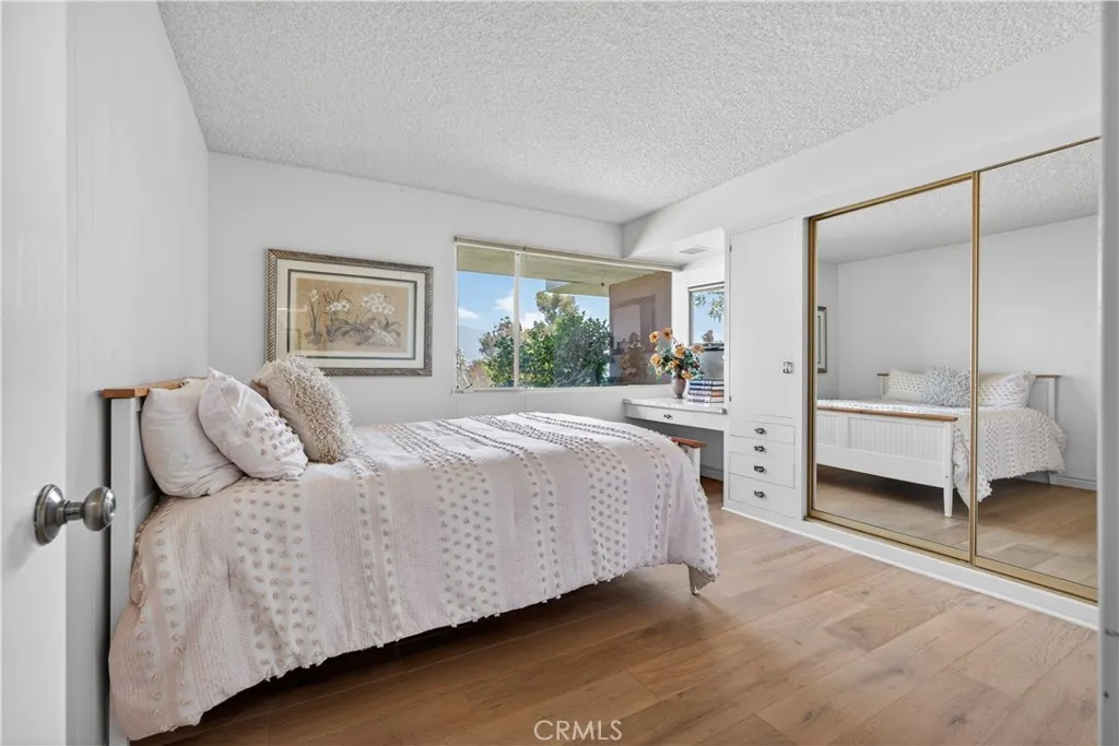 2904 Far View
