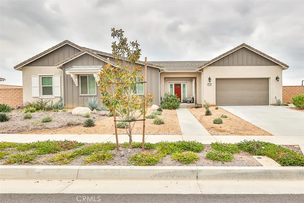 1112 W Empress