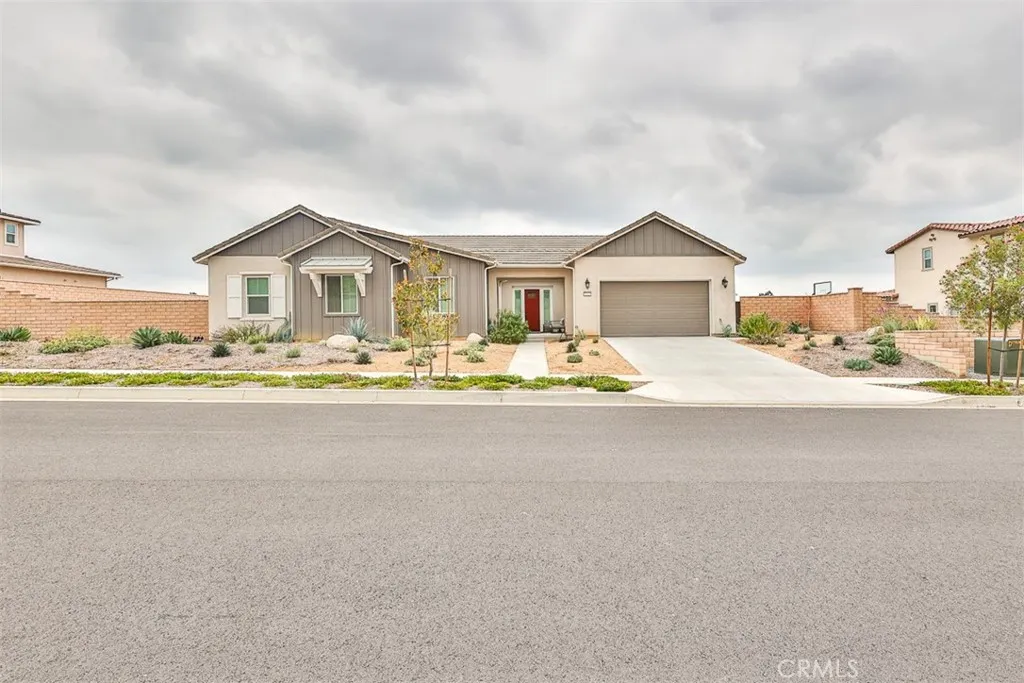 1112 W Empress