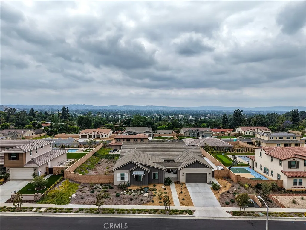 1112 W Empress