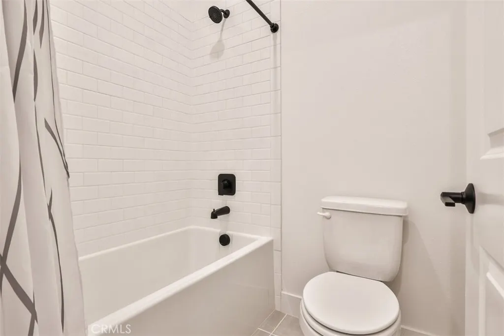 1112 W Empress
