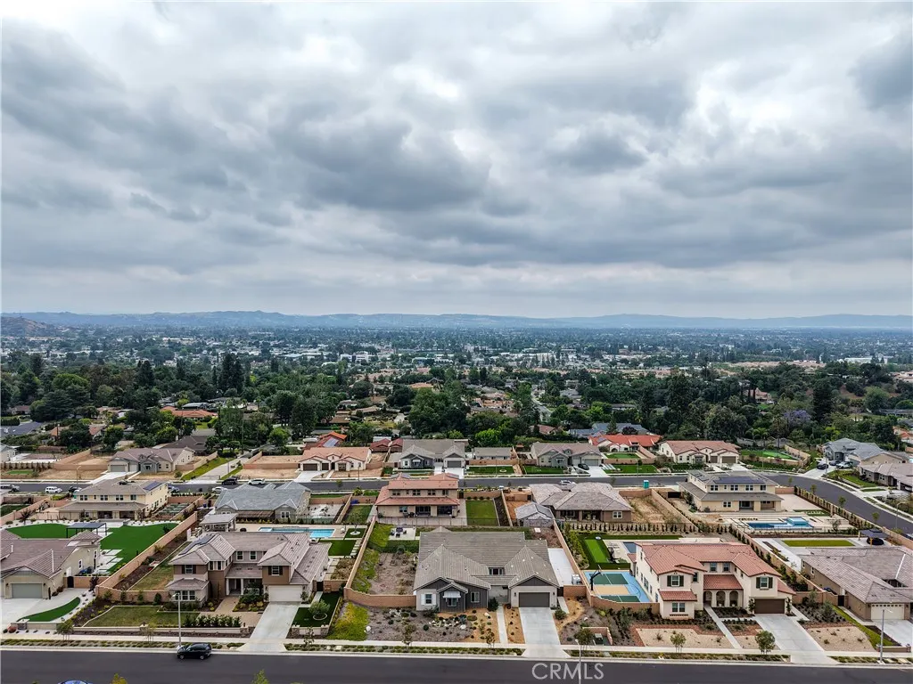 1112 W Empress