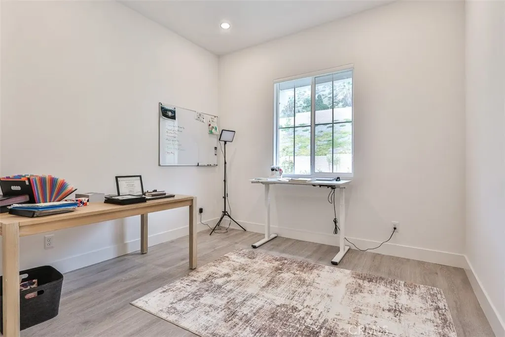1112 W Empress