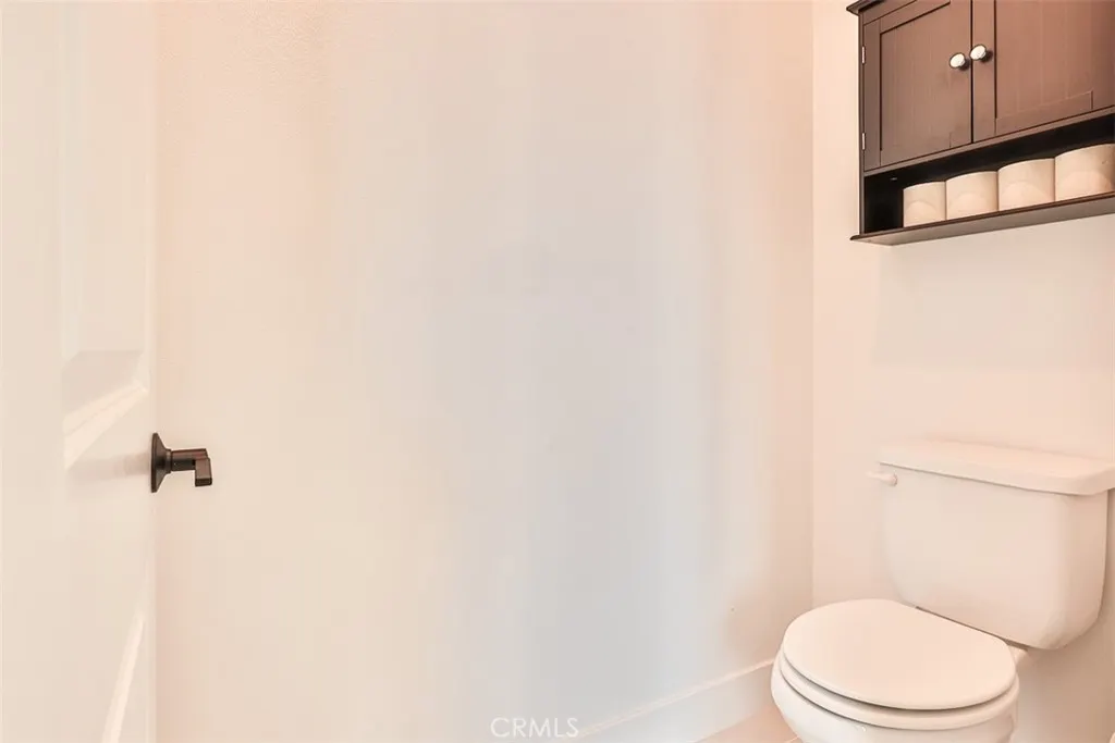 1112 W Empress