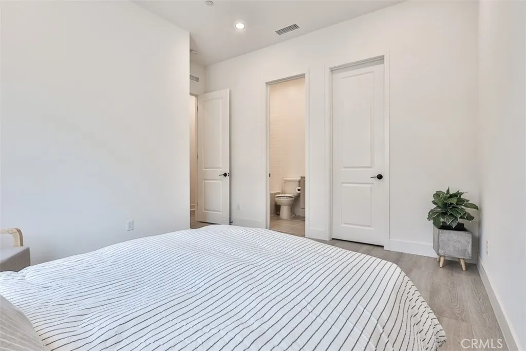 1112 W Empress