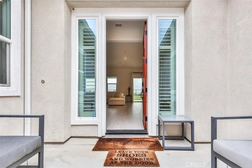 1112 W Empress