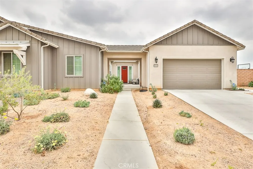 1112 W Empress