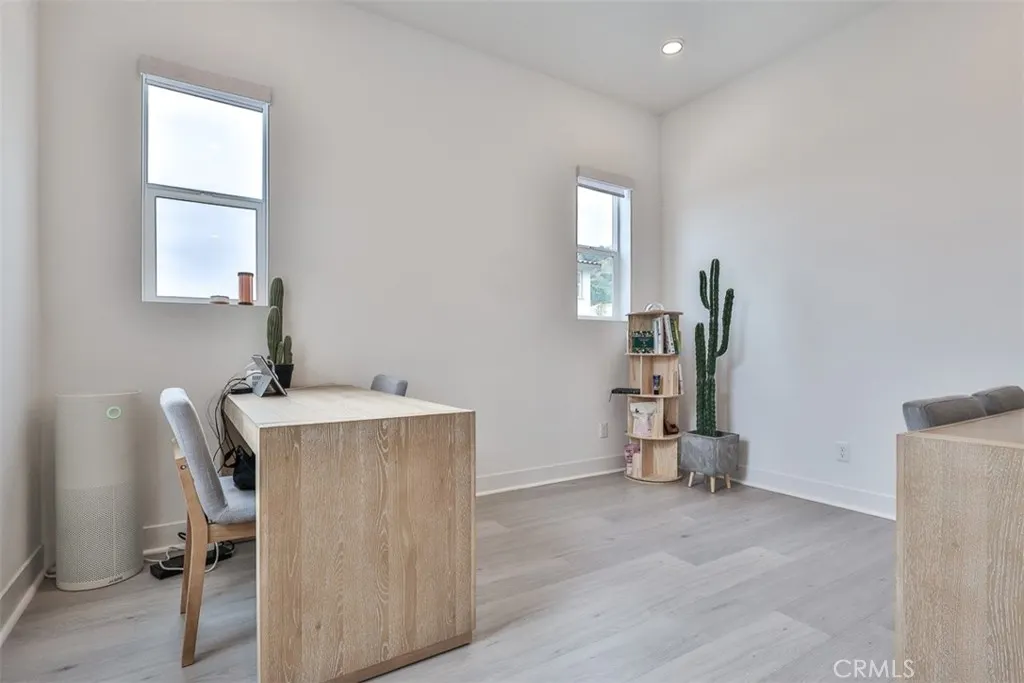 1112 W Empress