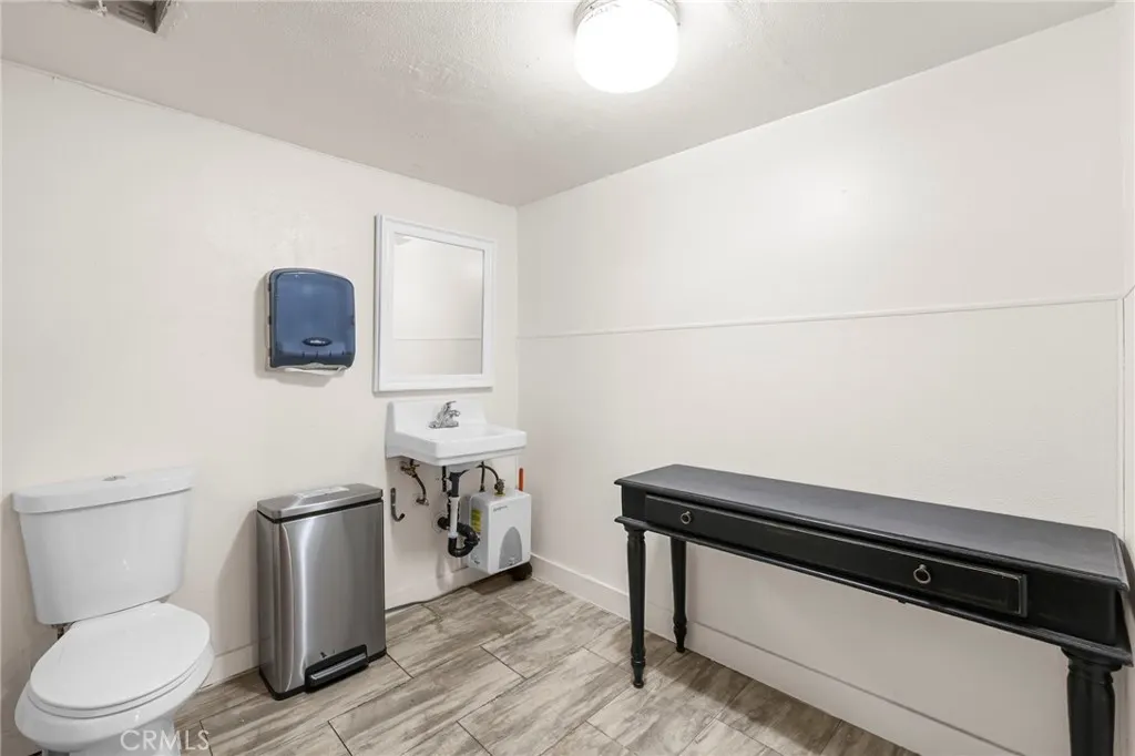 10640 Main Street