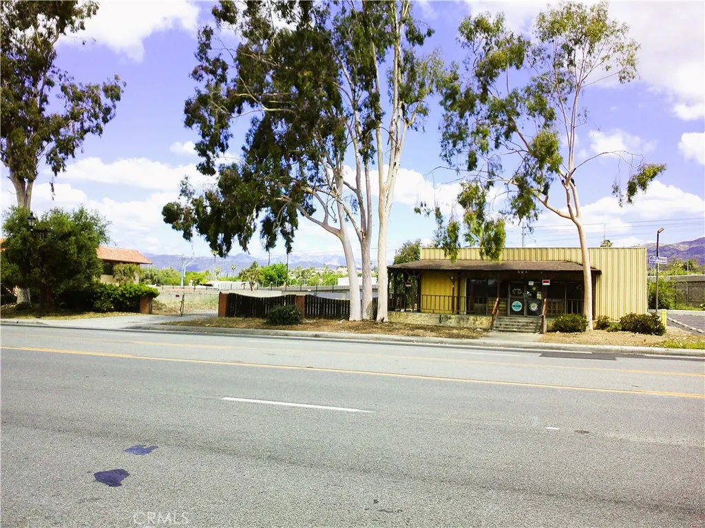 409 W Bonita