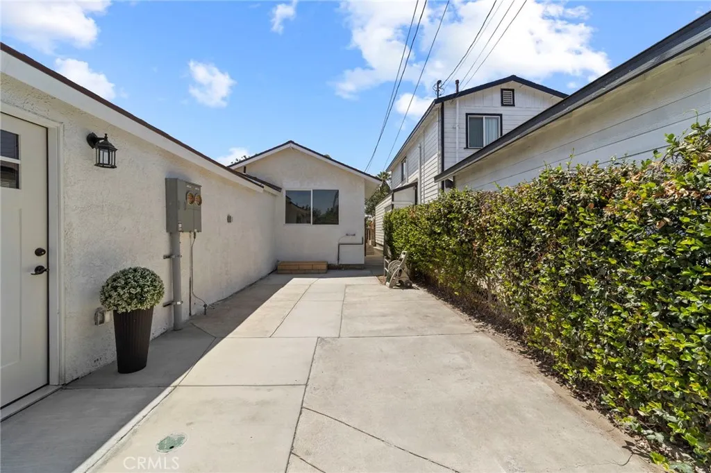 308 N Pasadena Avenue