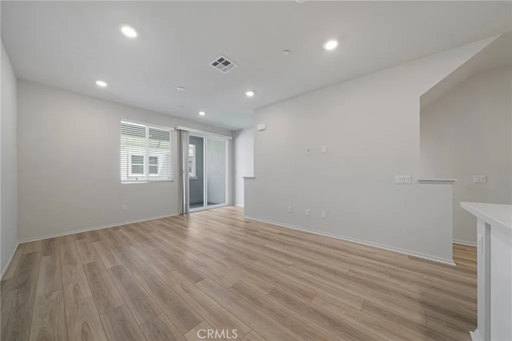 236 lockhart Way