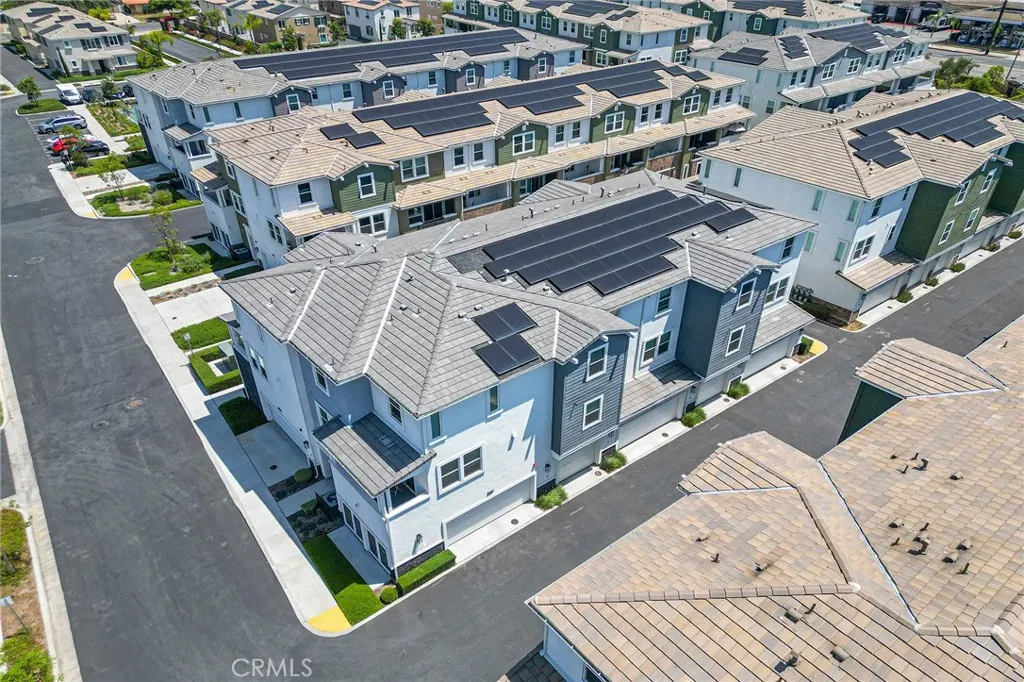 236 lockhart Way