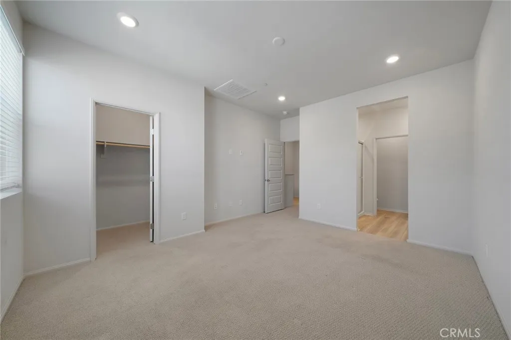 236 lockhart Way