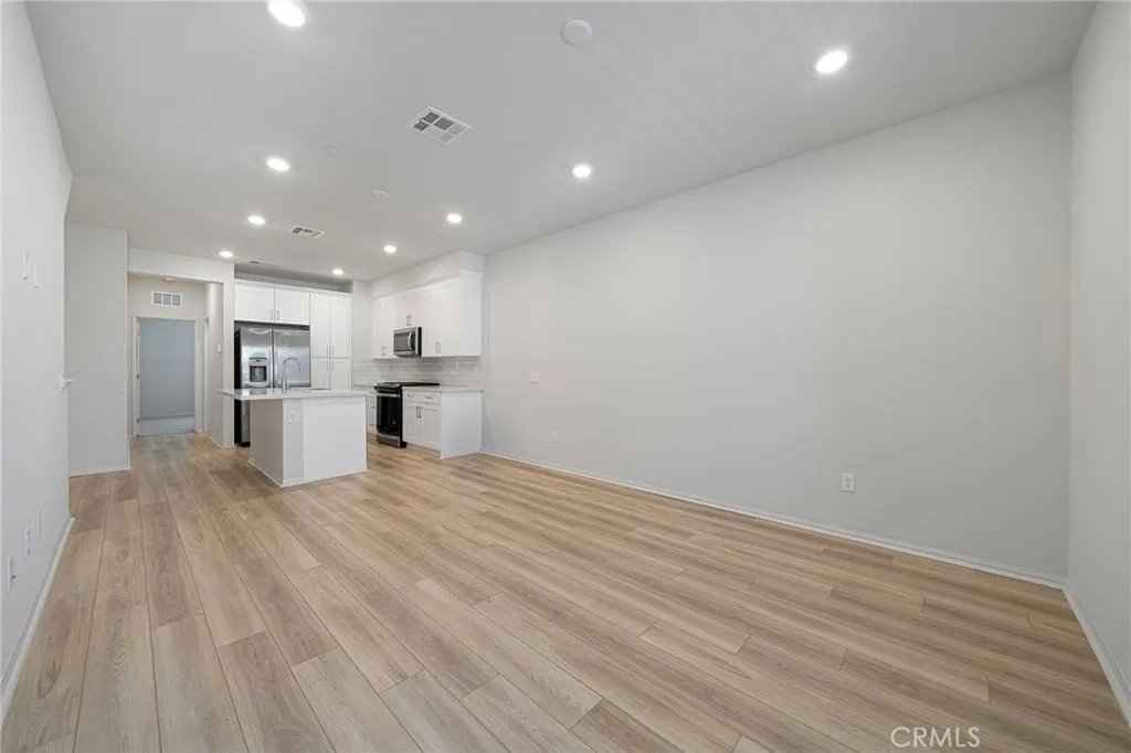 236 lockhart Way