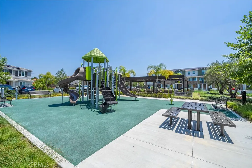 236 lockhart Way